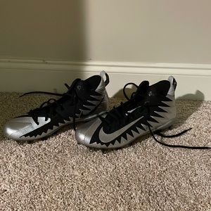 Nike Alpha Menace High Football Cleats